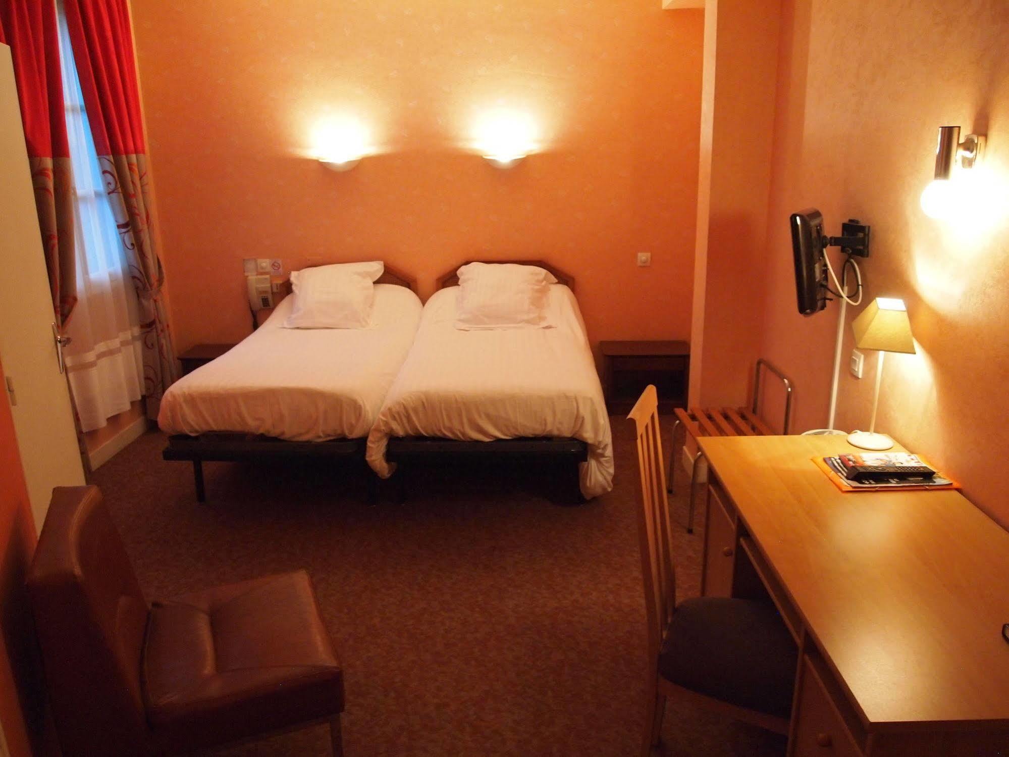 Hotel Le Petit Billot Vitré Eksteriør billede